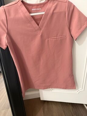 Mandala Short Sleeve V-Neck Tee in Dusty Rose